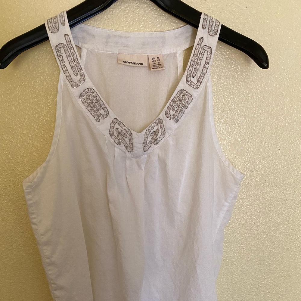 SLEEVELESS WHITE LINEN TOP WITH SILVER EMBIROIDER DETAIL